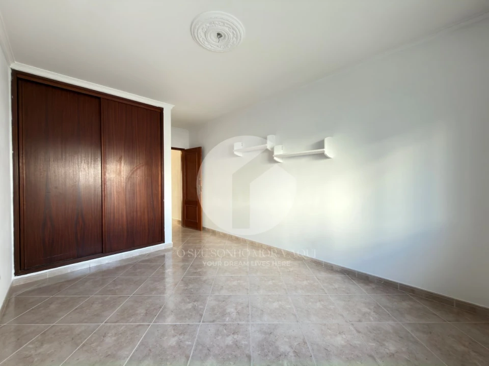 Apartamento T2 para Venda em Olhão Foto 18