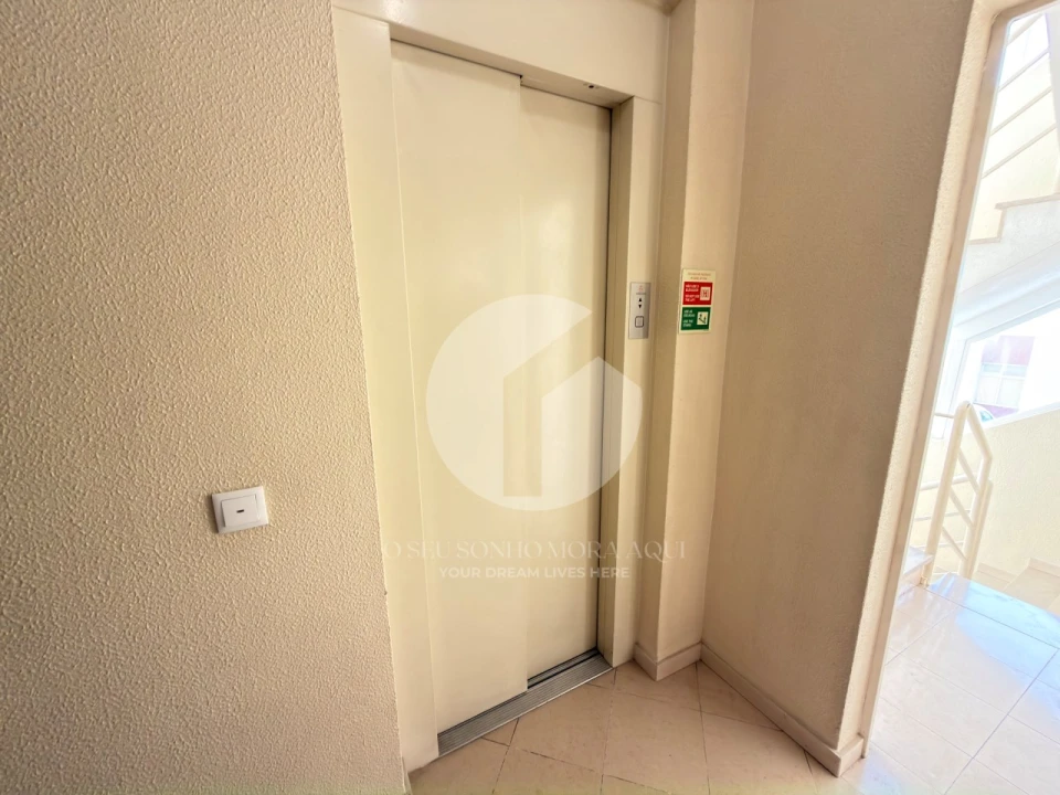 Apartamento T2 para Venda em Olhão Foto 23