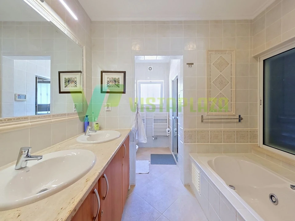 Moradia T6 para Venda em Alvor Foto 34