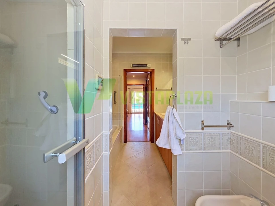 Moradia T6 para Venda em Alvor Foto 36