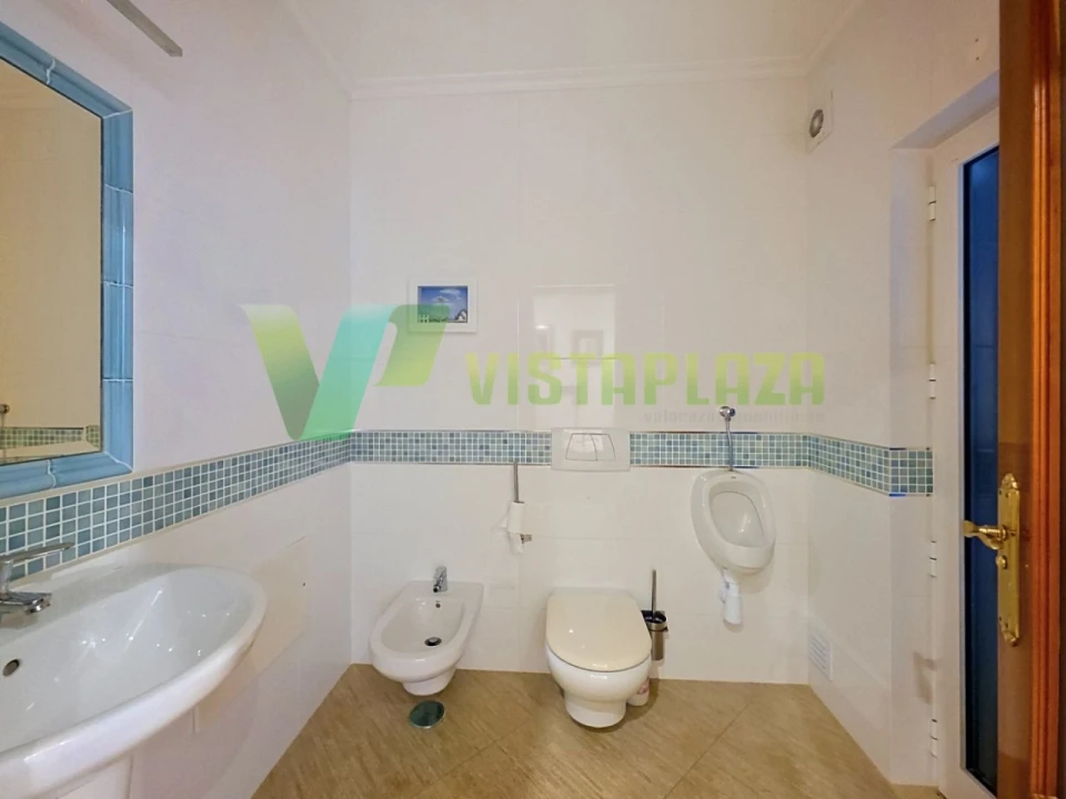 Moradia T6 para Venda em Alvor Foto 38