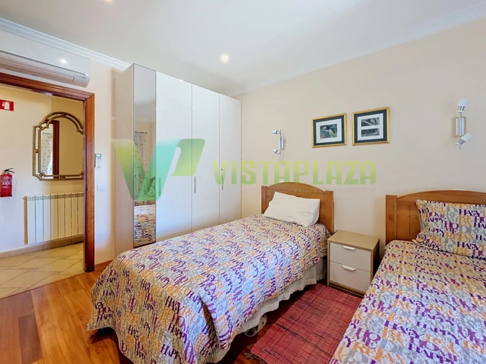 Moradia T6 para Venda em Alvor Foto 26