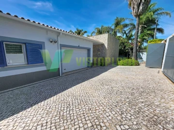 Moradia T6 para Venda em Alvor
