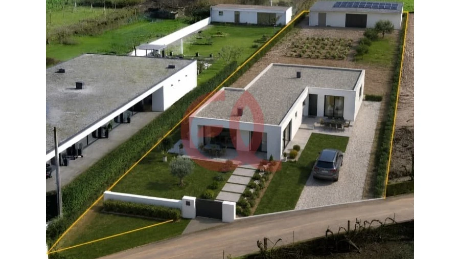 Terreno para Venda em Correlhã