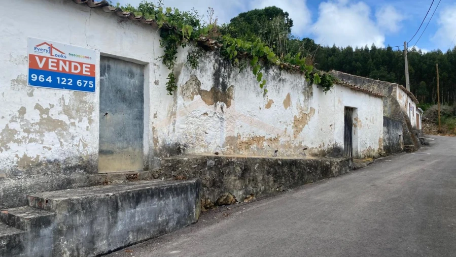 Moradia T3 para Venda em Olho Marinho Foto 3