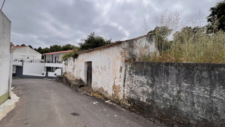 Moradia T3 para Venda em Olho Marinho Foto 6