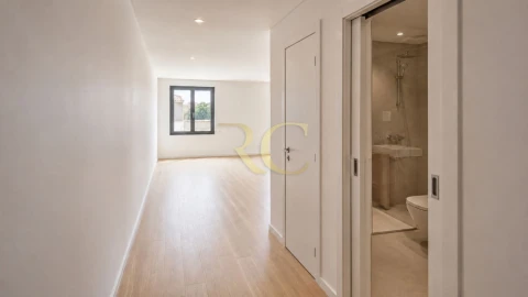 Apartamento T0 para Venda em Mafamude e Vilar do Paraíso