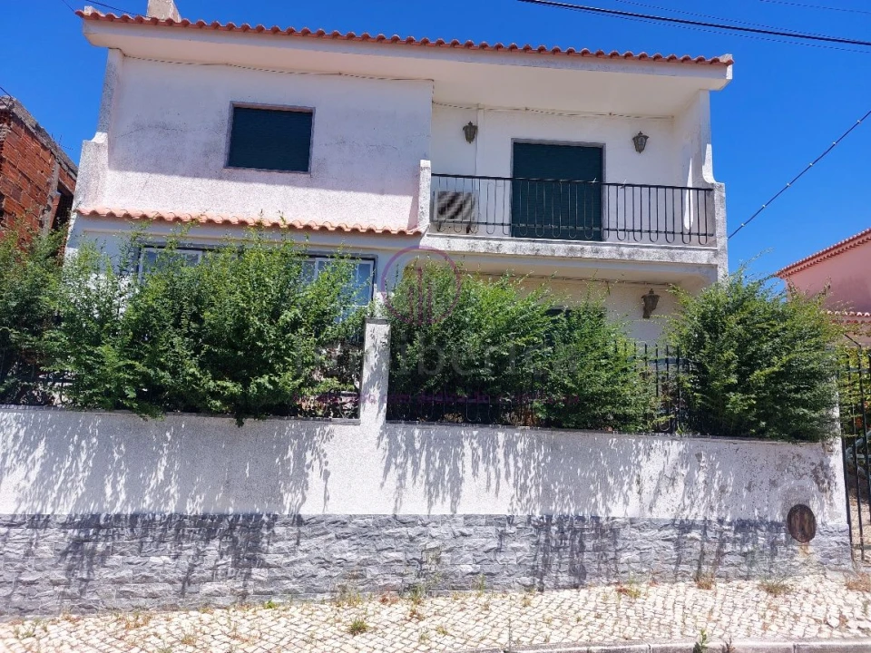Moradia T2 para Venda em São Domingos de Rana Foto 2