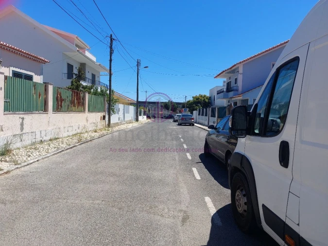 Moradia T2 para Venda em São Domingos de Rana Foto 4