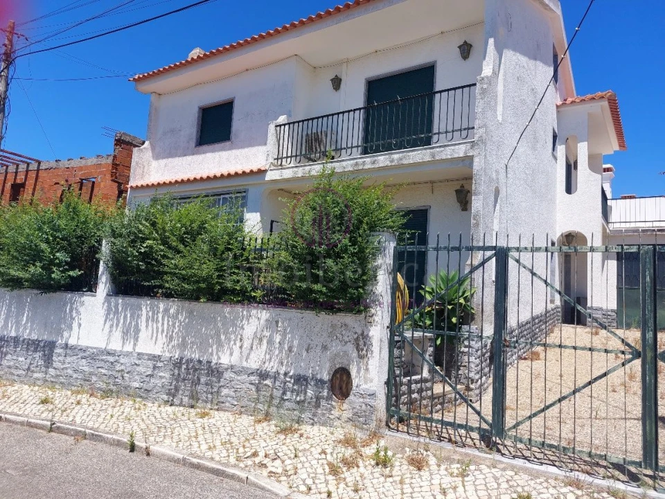Moradia T2 para Venda em São Domingos de Rana Foto 1