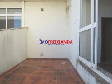 Loja para Venda em Freixianda, Ribeira do Fárrio e Formigais
