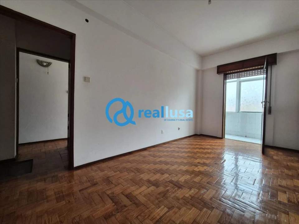 Apartamento T1 para Venda em Paranhos Foto 1