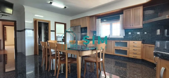 Moradia T6 para Venda em Mafra