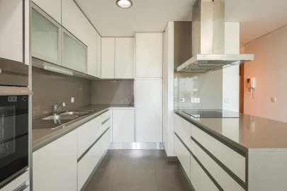 Apartamento T2 para Venda em Glória e Vera Cruz