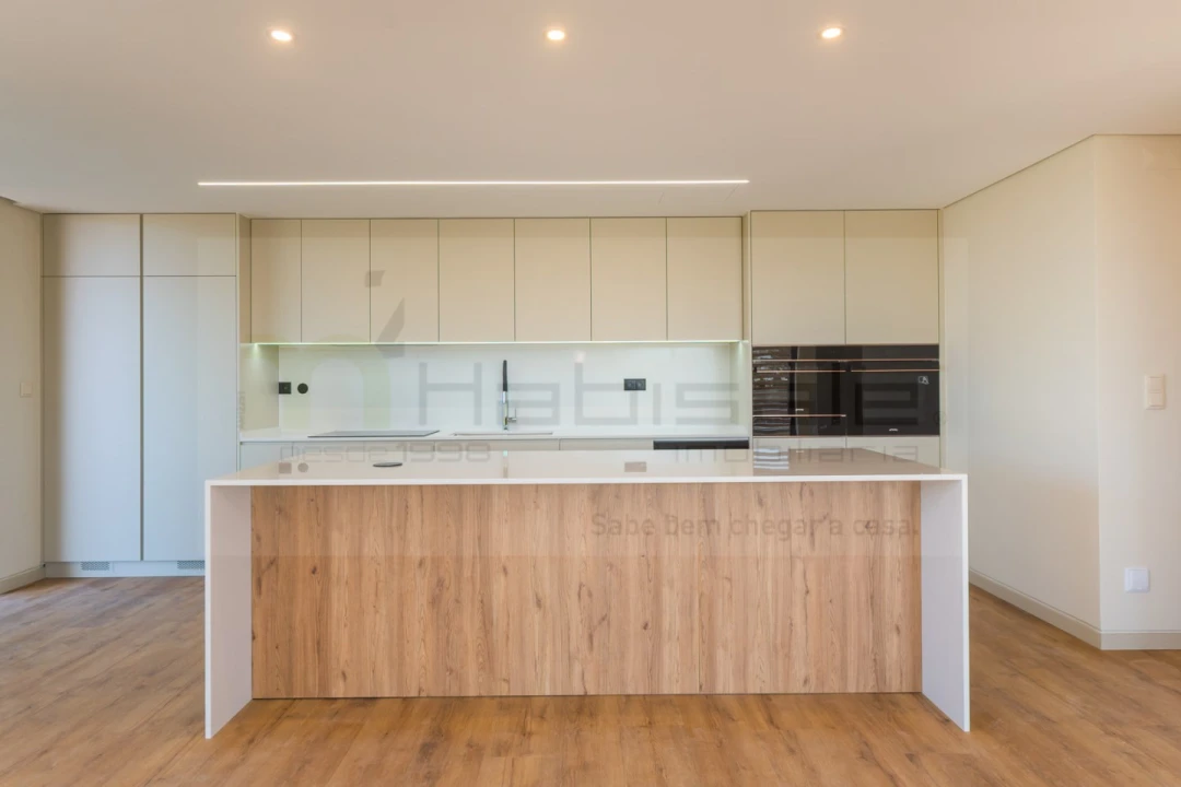 Apartamento T4 para Venda em Carcavelos e Parede Foto 7