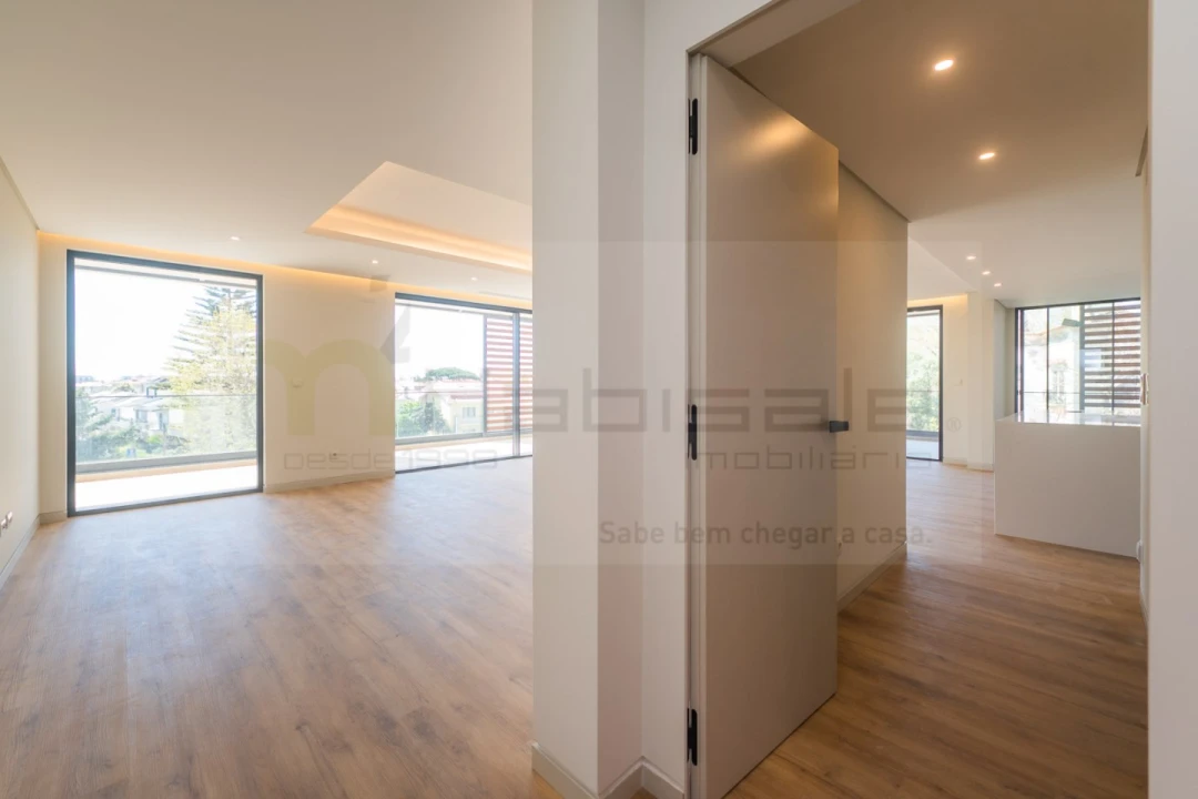 Apartamento T4 para Venda em Carcavelos e Parede Foto 15