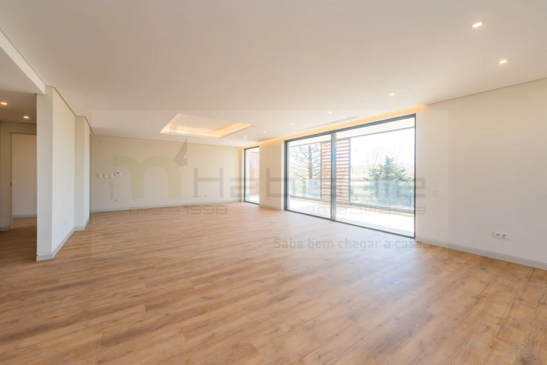 Apartamento T4 para Venda em Carcavelos e Parede Foto 16