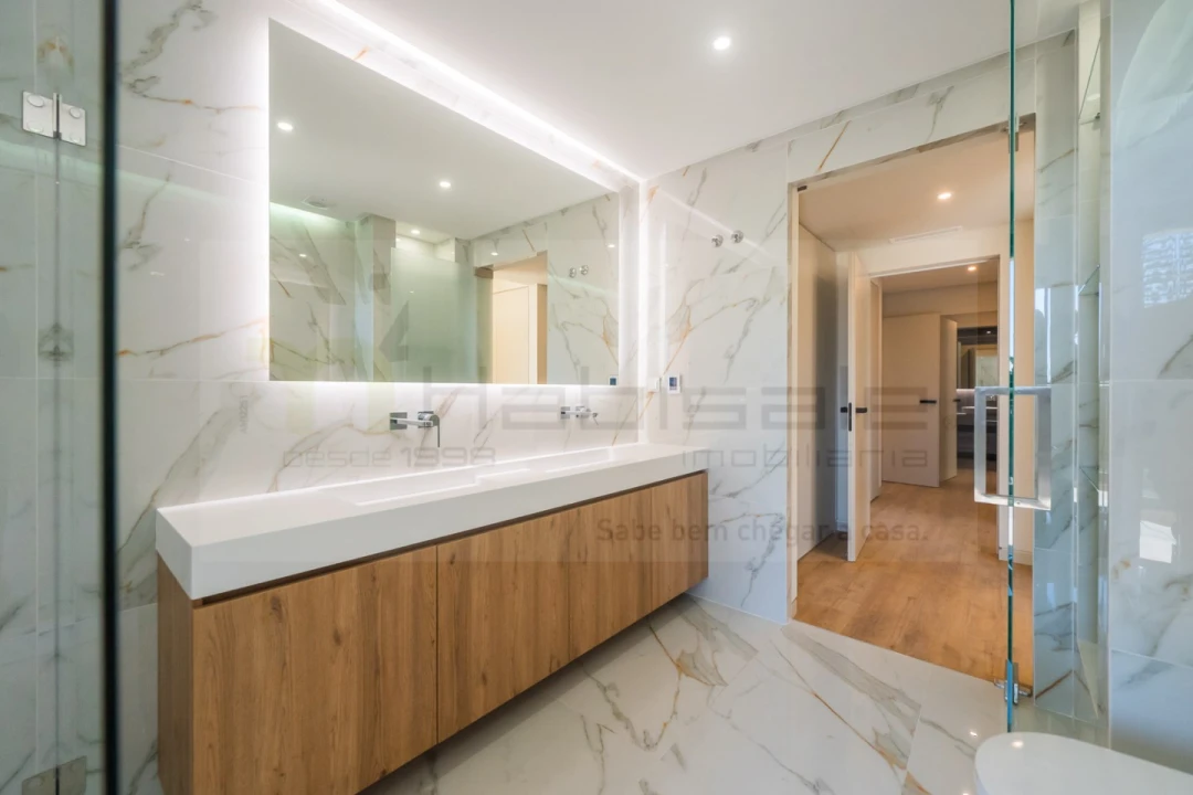 Apartamento T4 para Venda em Carcavelos e Parede Foto 30