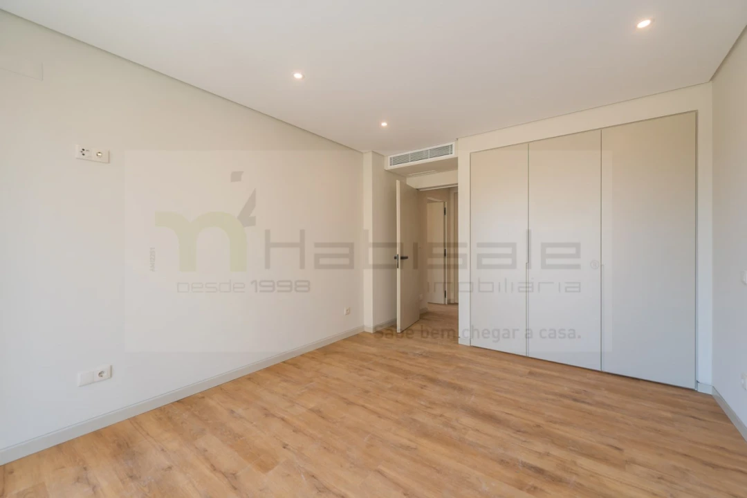 Apartamento T4 para Venda em Carcavelos e Parede Foto 38