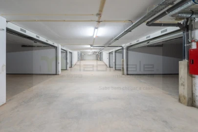 Apartamento T4 para Venda em Carcavelos e Parede