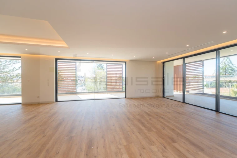 Apartamento T4 para Venda em Carcavelos e Parede Foto 5