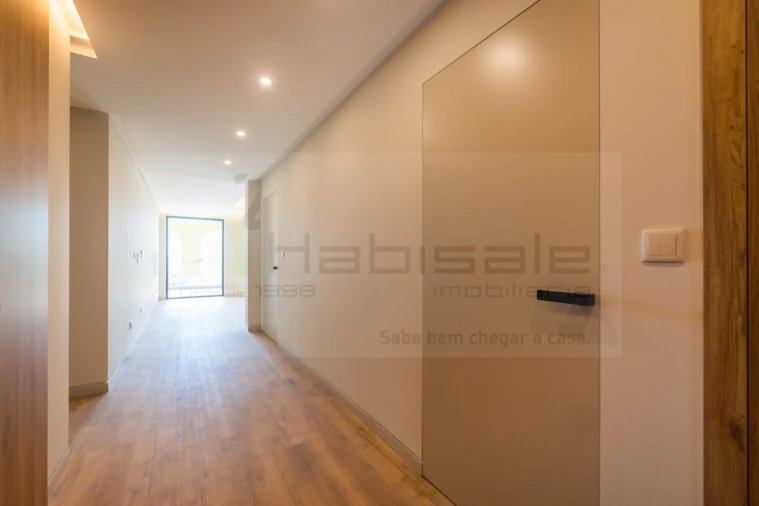 Apartamento T4 para Venda em Carcavelos e Parede Foto 12