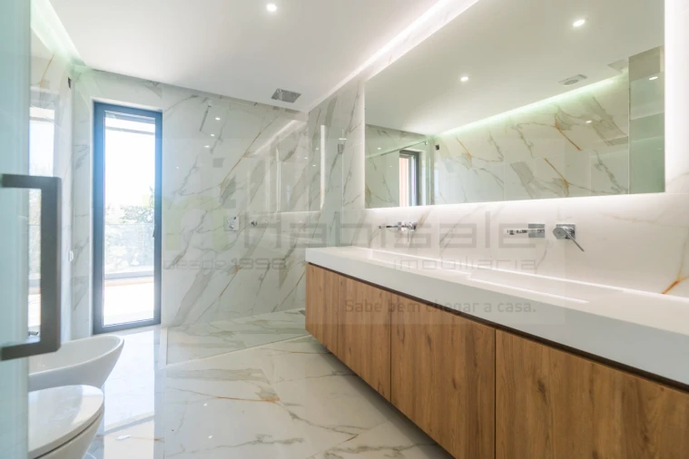 Apartamento T4 para Venda em Carcavelos e Parede Foto 29