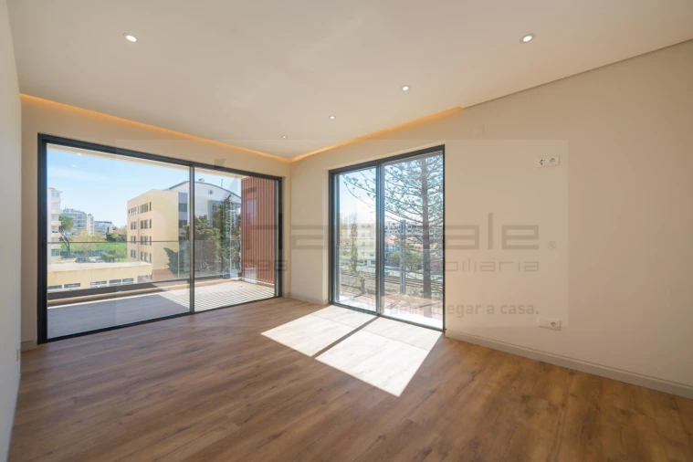 Apartamento T4 para Venda em Carcavelos e Parede Foto 41