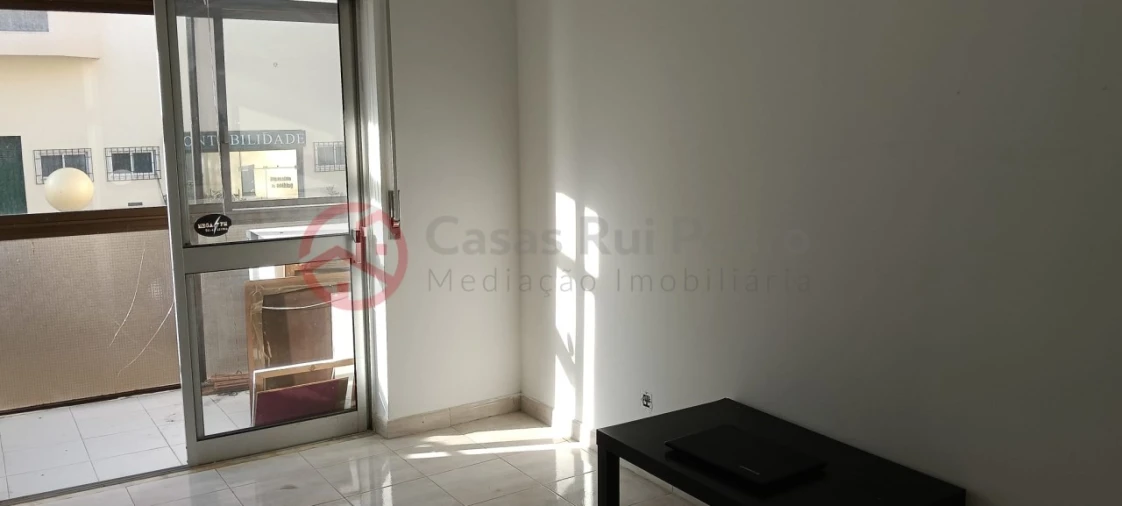 Apartamento T3 para Venda em Laranjeiro e Feijó Foto 5