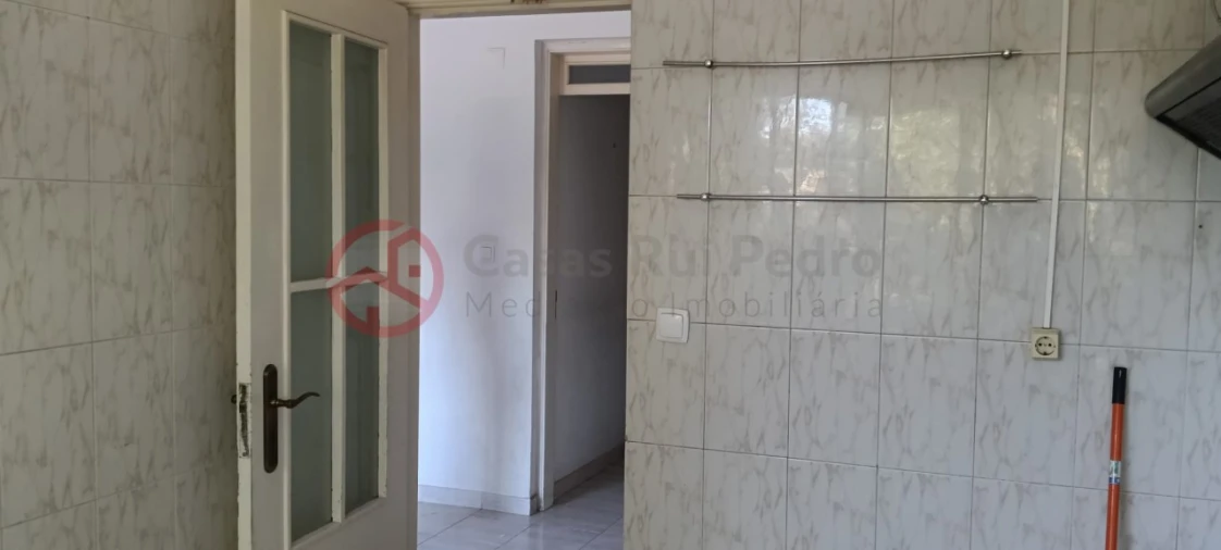 Apartamento T3 para Venda em Laranjeiro e Feijó Foto 10