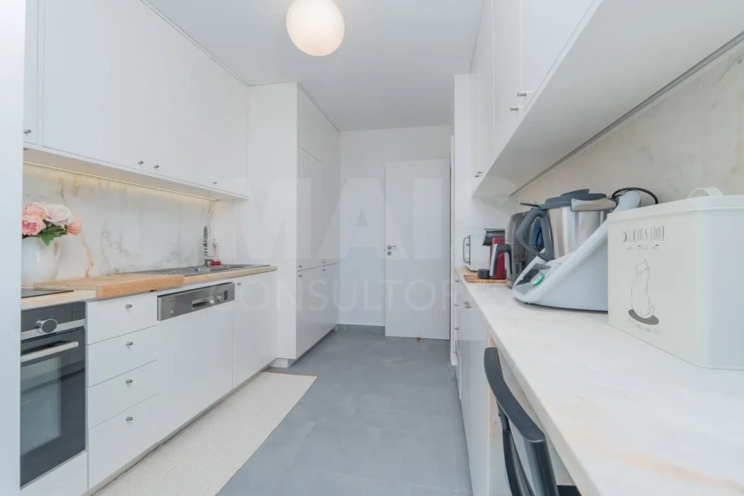 Apartamento T3 para Venda em Benfica Foto 1