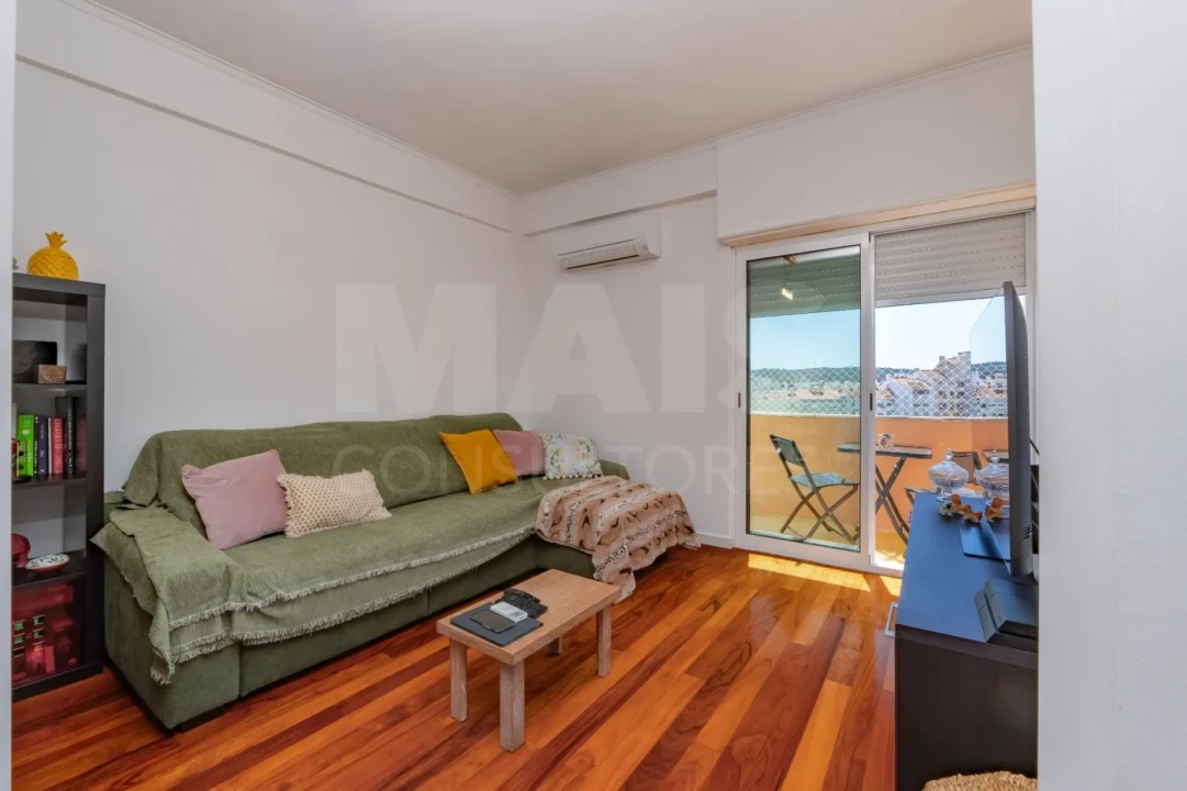 Apartamento T3 para Venda em Benfica Foto 2