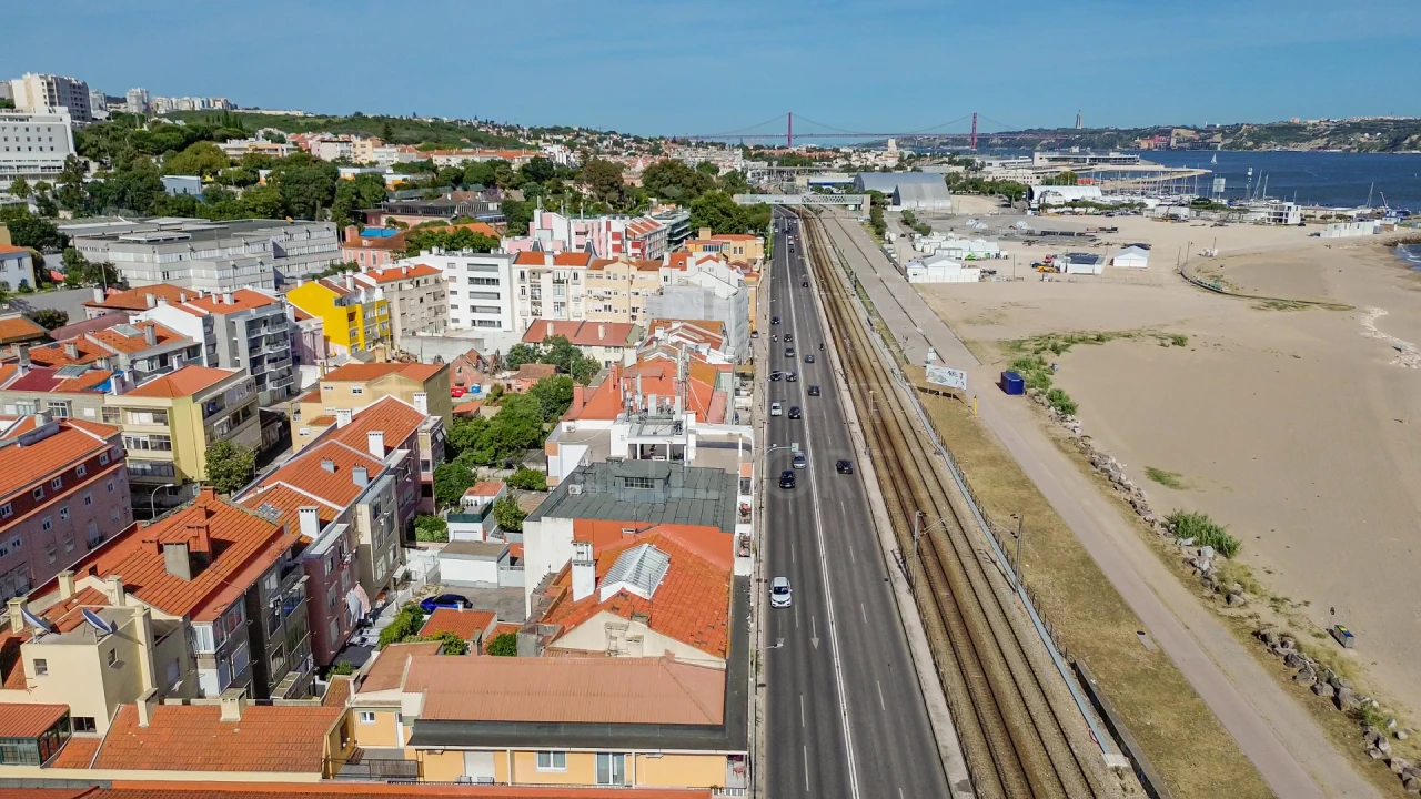 Apartamento T3 para Venda em Algés, Linda-A-Velha e Cruz Quebrada-Dafundo Foto 3