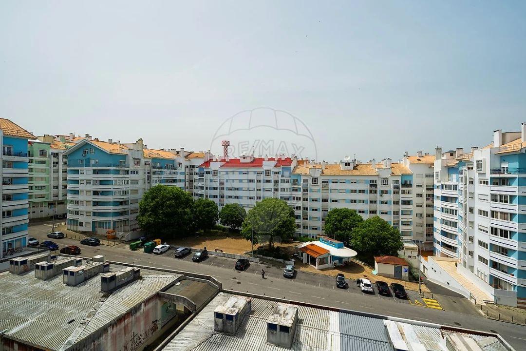 Apartamento T2 para Arrendamento em Algueirão-Mem Martins Foto 17