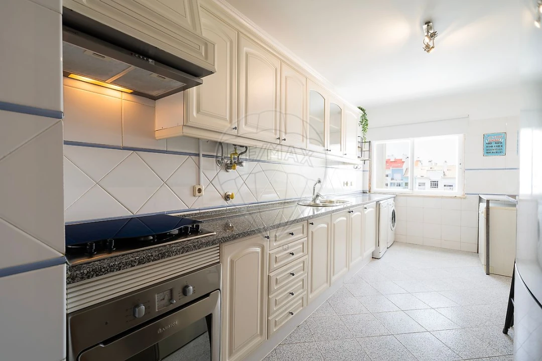Apartamento T2 para Arrendamento em Algueirão-Mem Martins Foto 4