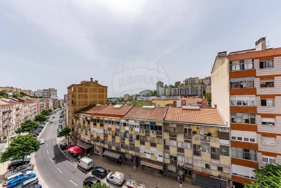 Apartamento T3 para Venda em Queluz e Belas