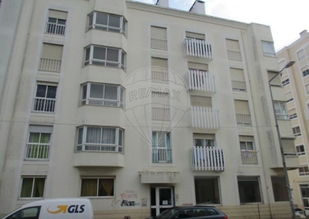 Apartamento T2 para Venda em Rio de Mouro Foto 15