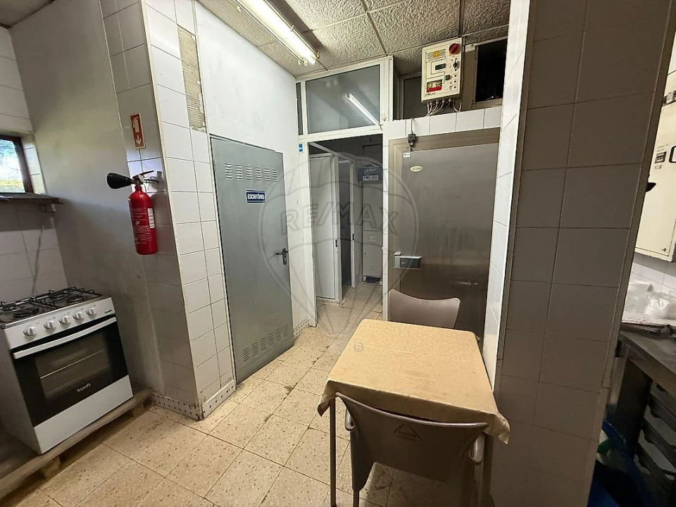 Negócio para Venda em Santa Marinha e São Pedro da Afurada Foto 11