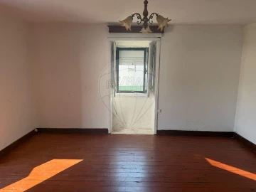 Moradia T1 para Venda em Cesar