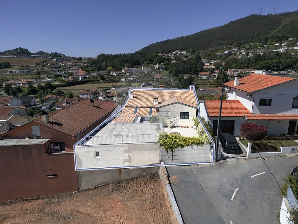 Moradia T3 para Venda em Vila Chã, Codal e Vila Cova de Perrinho Foto 3