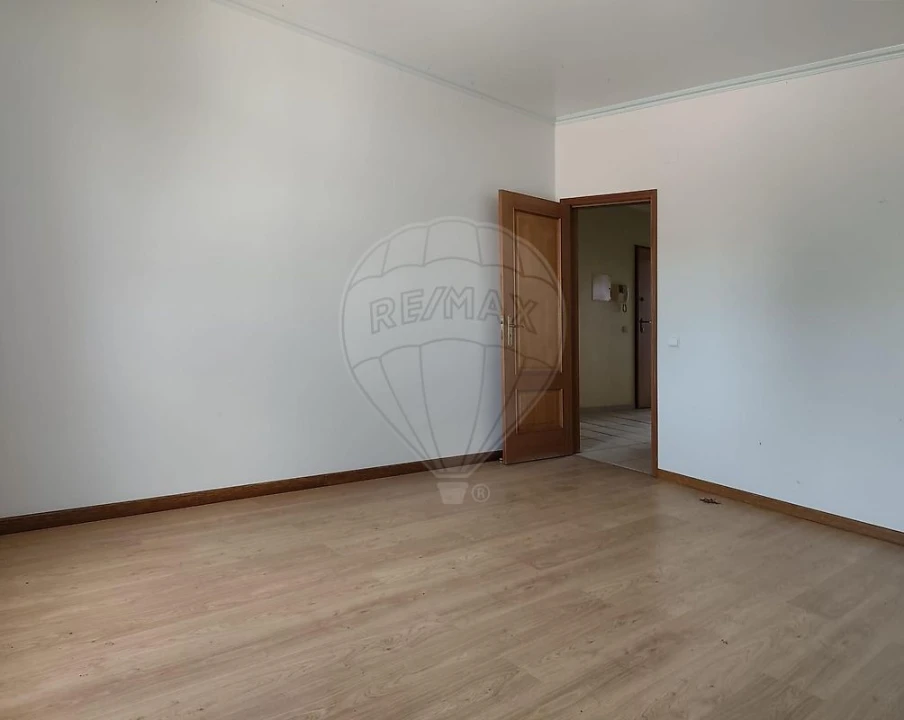 Apartamento T2 para Venda em Benfica do Ribatejo Foto 9