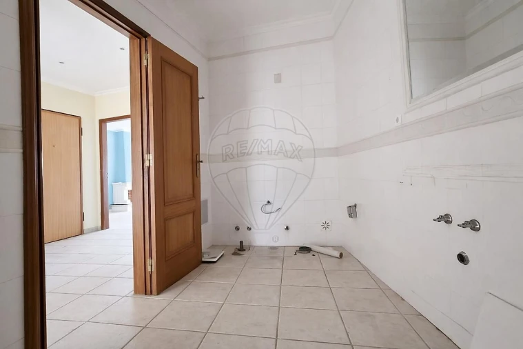 Apartamento T2 para Venda em Benfica do Ribatejo Foto 6