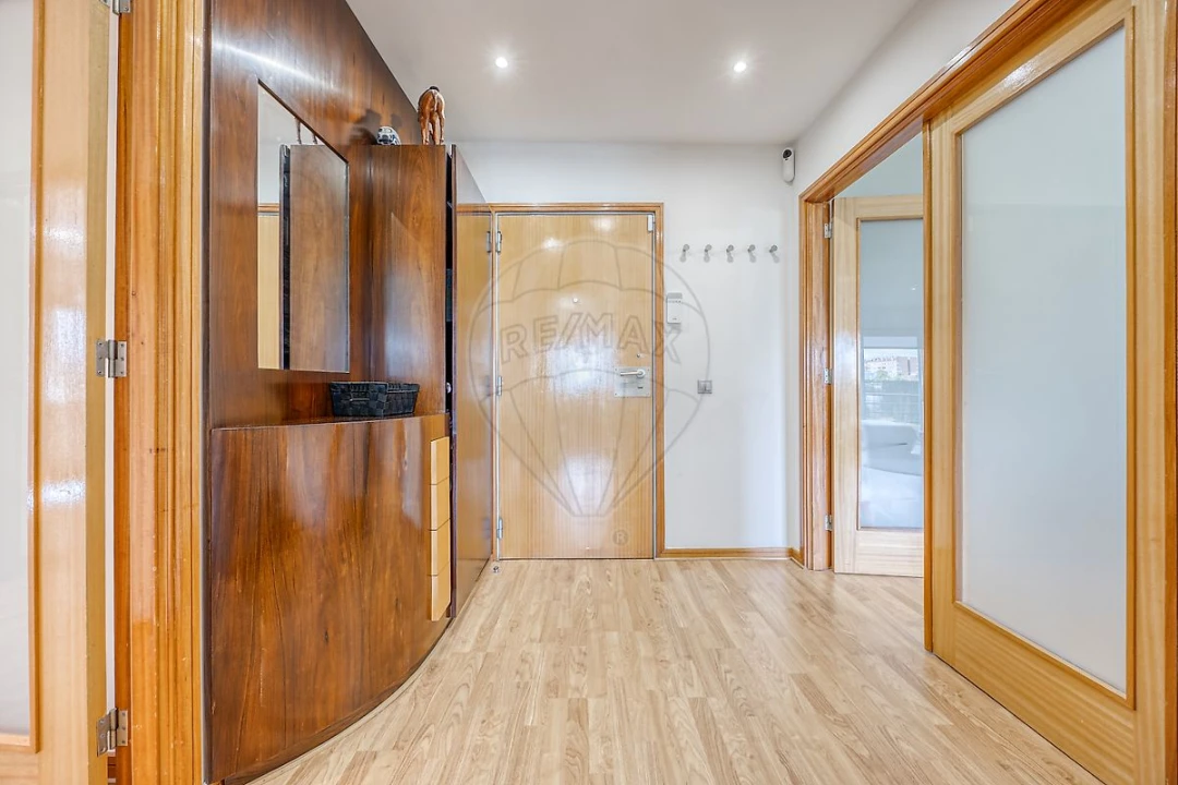 Apartamento T2 para Venda em Canelas Foto 16
