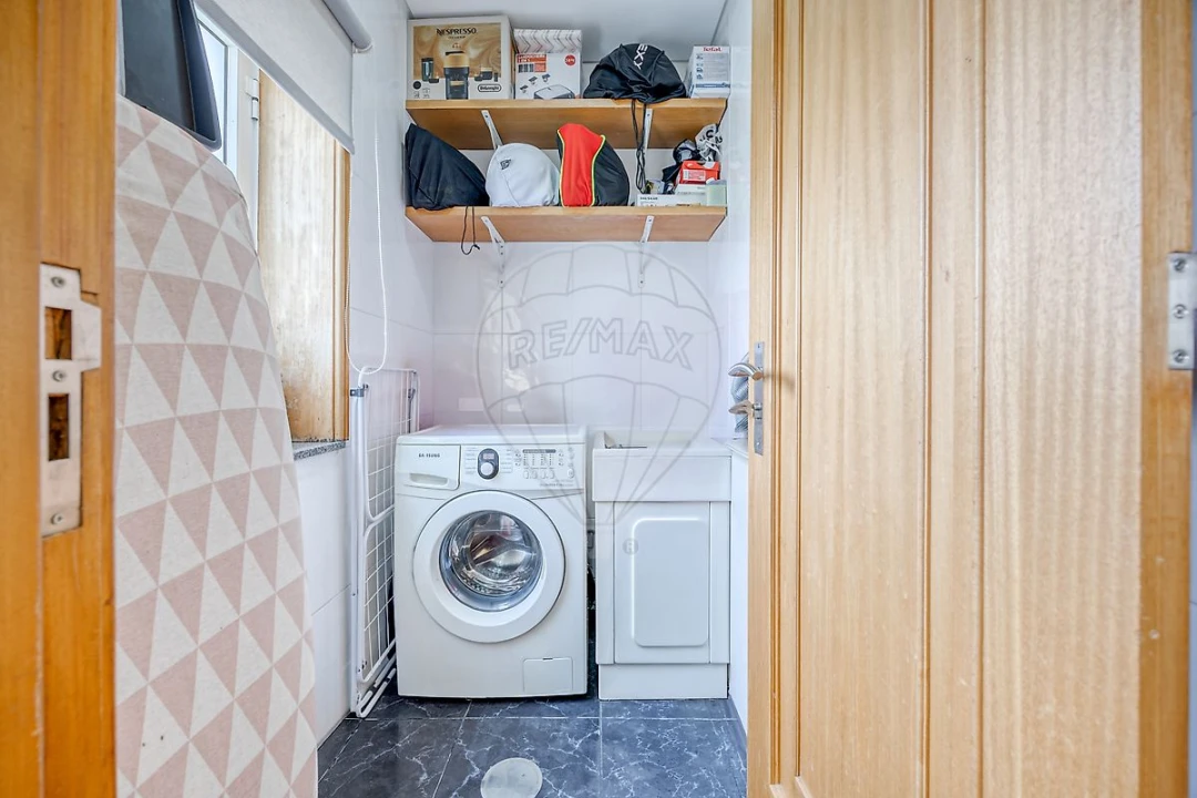 Apartamento T2 para Venda em Canelas Foto 13