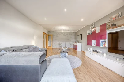 Apartamento T2 para Venda em Canelas