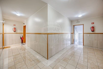 Apartamento T2 para Venda em Canelas