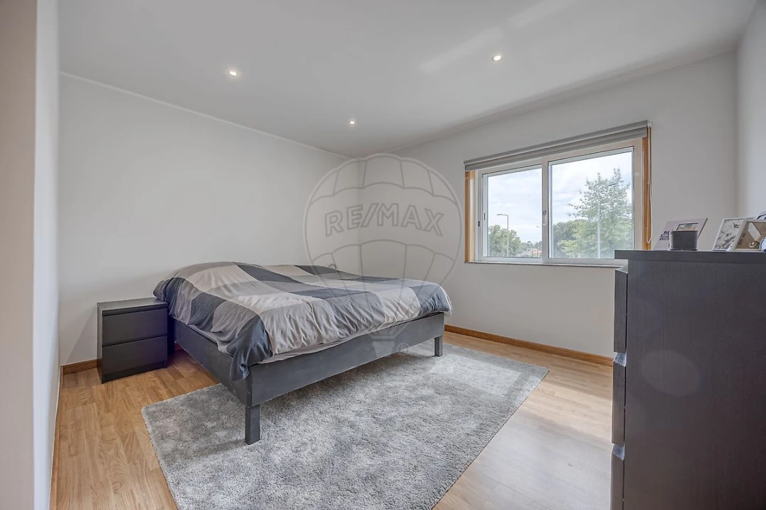 Apartamento T2 para Venda em Canelas Foto 9