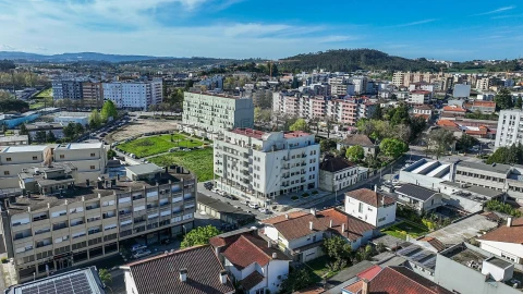 Apartamento T6 para Venda em Vila Nova de Famalicão e Calendário