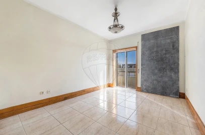 Apartamento T6 para Venda em Vila Nova de Famalicão e Calendário