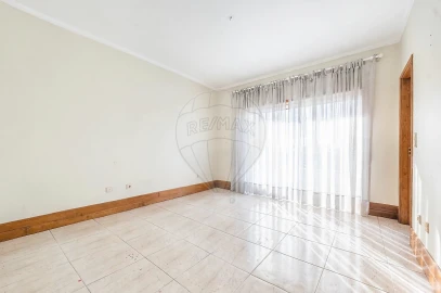 Apartamento T6 para Venda em Vila Nova de Famalicão e Calendário